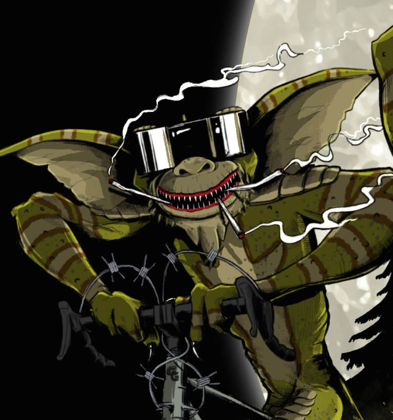 Ein grünes, monsterähnliches Wesen (Gremlin) mit großen Ohren und Sonnenbrille fährt ein Fahrrad bei Nacht, mit einer Zigarette im Mund und Rauch um den Kopf.